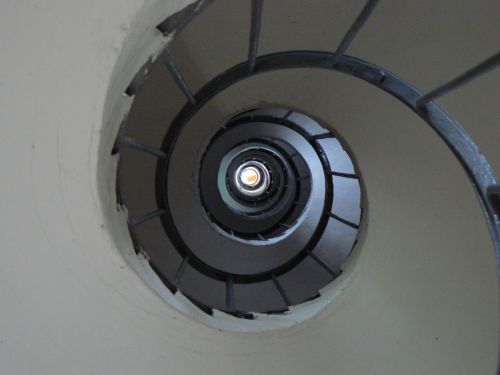 Schodit na vrchol Minaretu v Lednickm parku