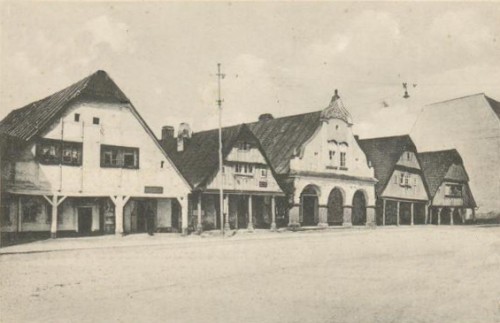 Pt domk na historickm obrzku