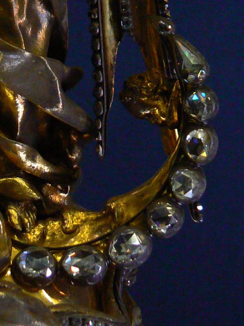 Opravdick diamanty na monstranci, zvan Prask slunce