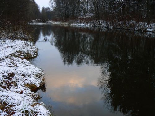 Nebe se zrcadl v hladin Labe