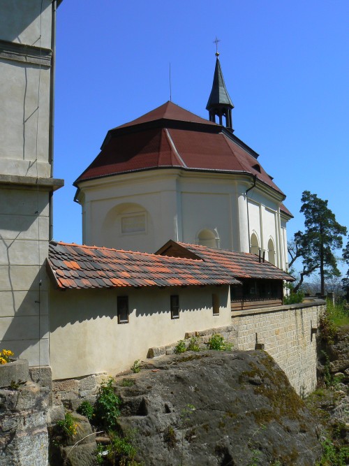 Kostel na Valdštejně