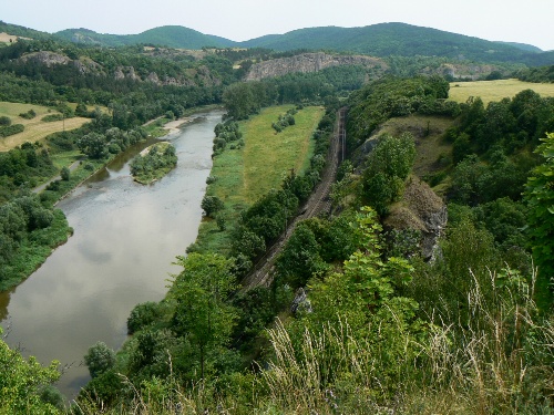 Vhled z Tetna na dol Berounky