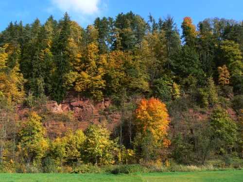 erven skly v Kltersk Lhot v nejkrsnjm podzimu