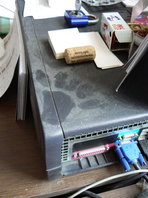 Usvden!!! Nechal tu svou potu.