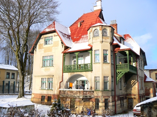 Dixova vila ze strany od Labe