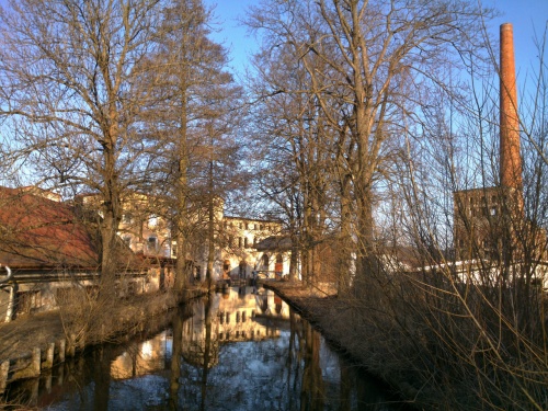 Labsk mln - zrcadlen v jeho vlastnm nhonu