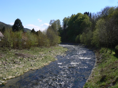 Pohled po proudu Labe v Hoejm Vrchlab