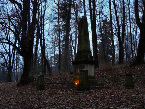 Zapomenut pomnk padlm