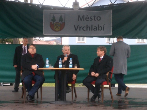 Pan prezident Miloš Zeman promlouvá k občanům Vrchlabí