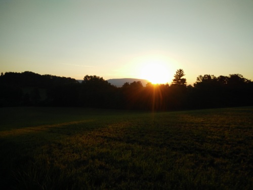 Prvn paprsky slunen povzbuzen pinej ped cestou do prce