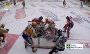 Glov situace s logem esk pojiovny