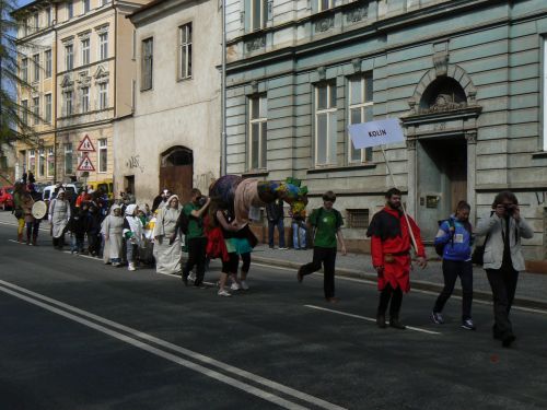 Barevn drak, krsn princezny a staten princov z Kolna