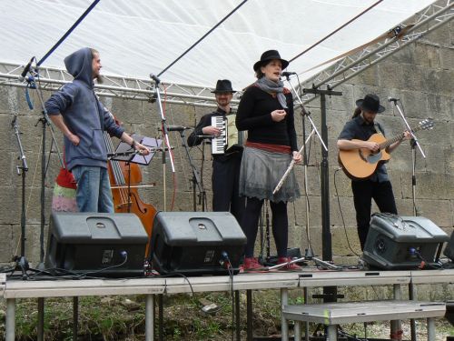 Rajtaraj hraje a zpv