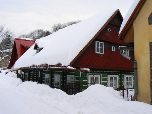 Chaloupka uprostřed Tiché uličky
