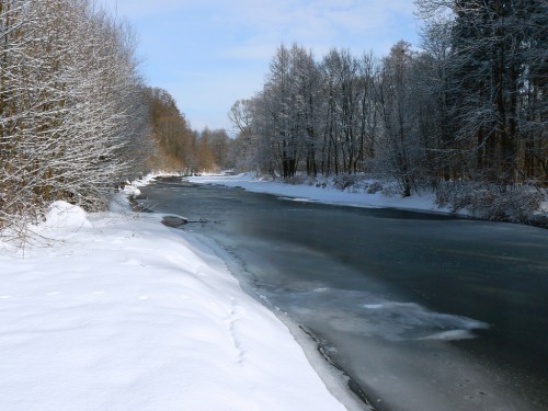 Labe u soutoku Labe s postrannm potokem u splavu