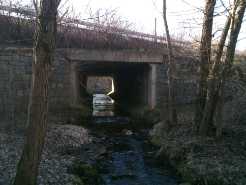 Most pod silnic ze strany od Berlna