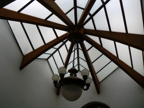 Skleněný strop chodby radnice