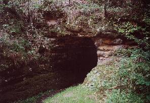 Tudy vtkala voda nhonu do podzem