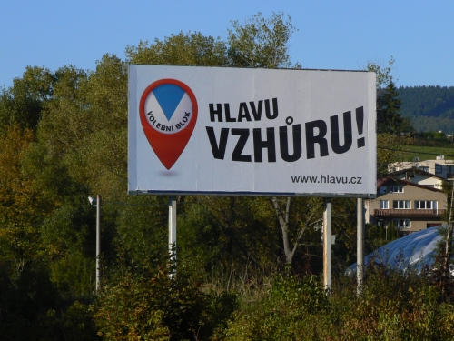 Volebn billboard sdruen Hlavu vzhru