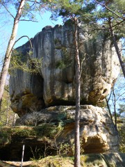 ertova skla z pohdky z erty nejsou erty, ve skutenosti v skalnho hradu Rottejna v Klokoskch skalch