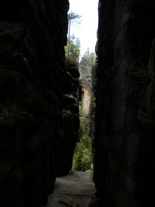 Pohled ke vchodu do Skalnho chrmu